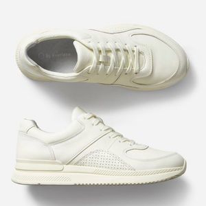 NWT Everlane The Trainer